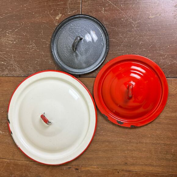 Set Bundle of Vintage Enamelware Graniteware lids Replacements Wall‎ Decor - Picture 1 of 12